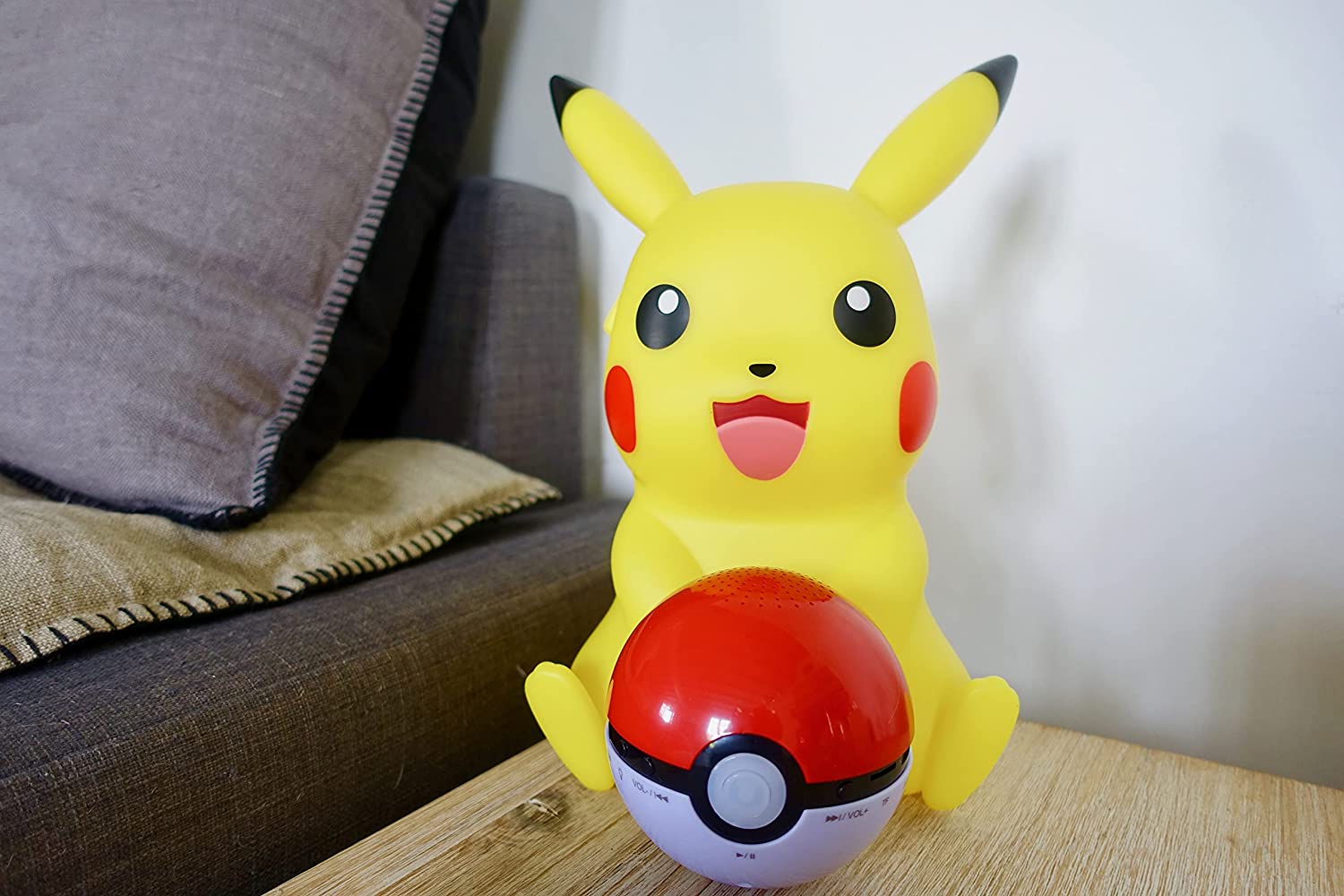 Pokémon - Enceinte sans fil et lumineuse Pikachu 30cm
