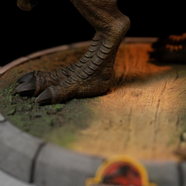 Iron Studios - MiniCo - Jurassic Park - T-Rex Regular Statue 15cm - flash vidéo