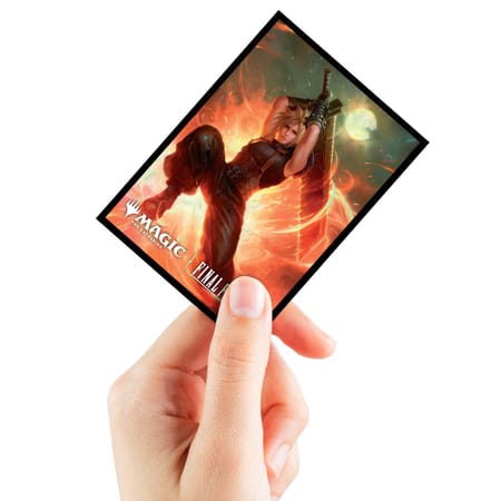 Ultra Pro - Magic: The Gathering - Universes Beyond: Final Fantasy - Sachet de 100 protèges cartes standard Cloud, Ex-SOLDIER (63 x 89 mm)