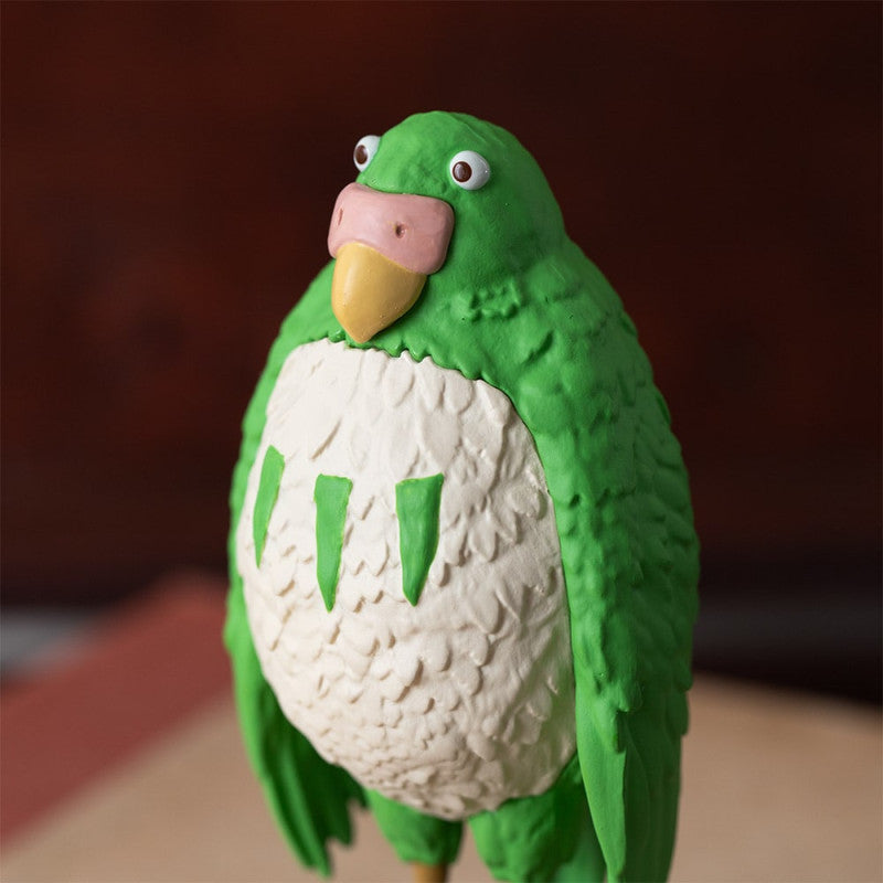 FIGURINE PERRUCHE VERTE - LE GARÇON ET LE HÉRON