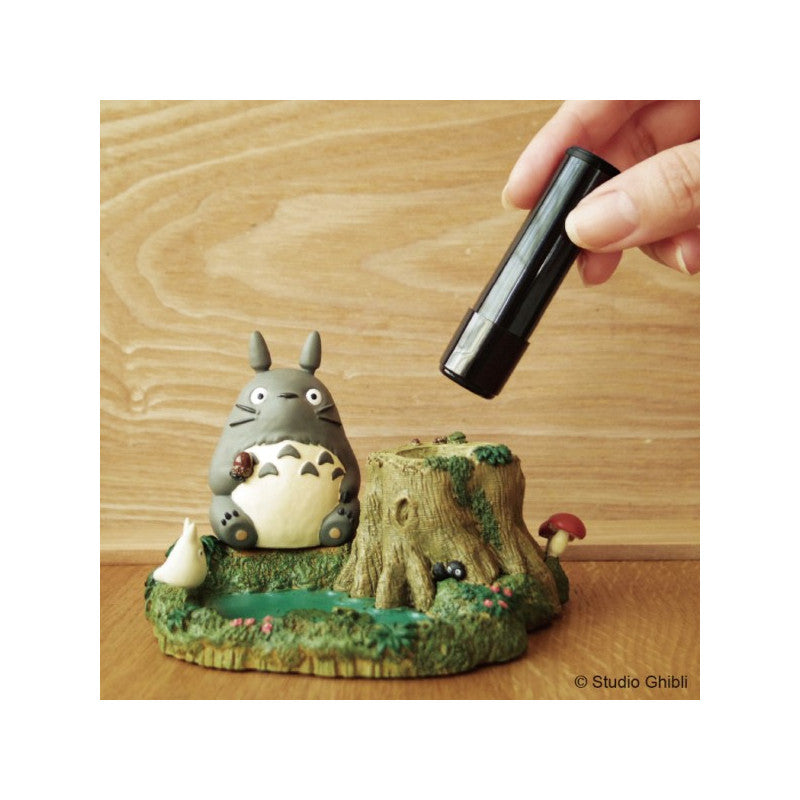 FIGURINE POT À CRAYON TOTORO AU BORD DE LA MARRE - MON VOISIN TOTORO