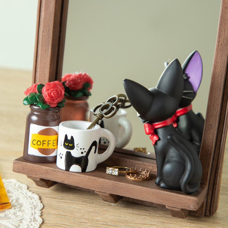 MIROIR JIJI DEVANT LA GLACE - KIKI LA PETITE SORCIÈRE