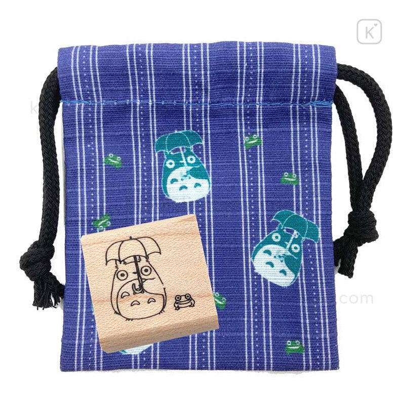 POCHETTE À CORDON AVEC TAMPONS TOTORO ET LA GRENOUILLE - MON VOISIN T