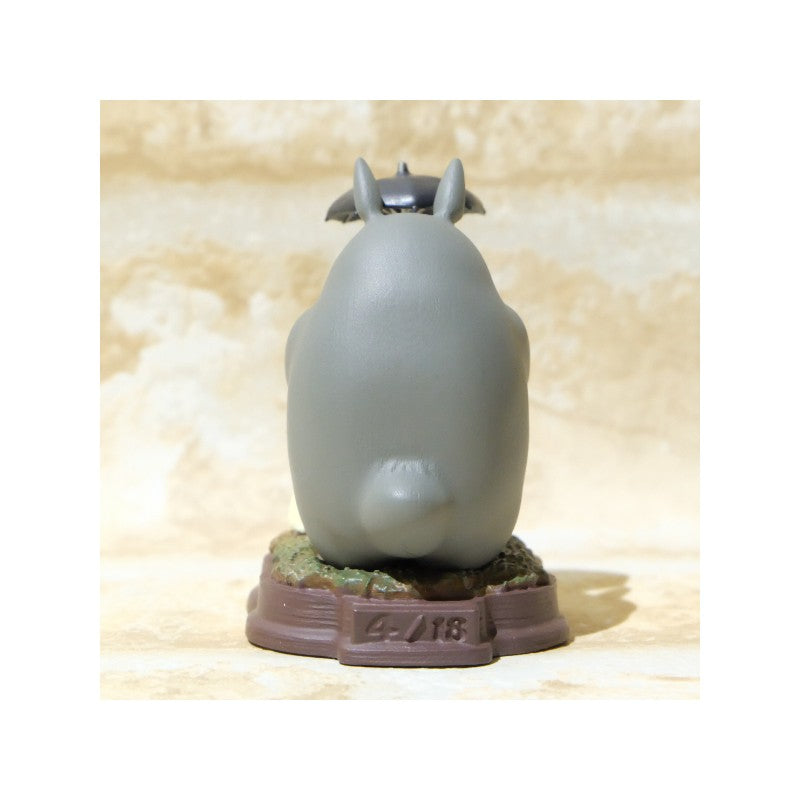 STATUE COLLECTION STOP MOTION TOTORO GRIS DONDOKO POSE 4 - MON VOISIN