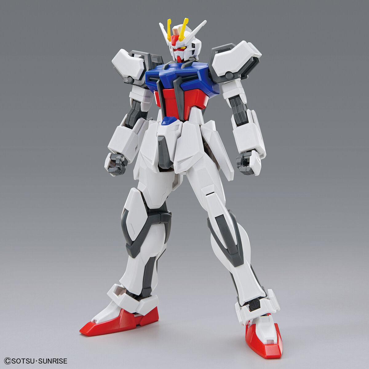 Gunpla - Mobile Suit Gundam - EG 1/144 - GAT-X105 Strike Gundam Model Kit - flash vidéo