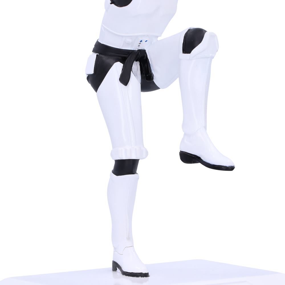 Star Wars - Statuette de Stormtrooper faisant le coup de pied de la grue 20.5cm - flash vidéo