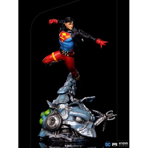 Iron Studios - Arts Scale 1/10 - DC Comics - Superboy Statue 28cm - flash vidéo