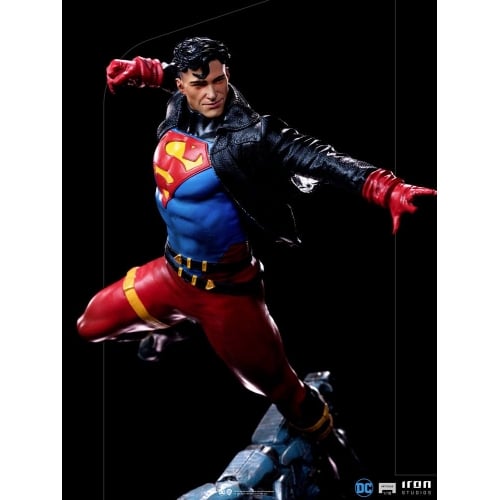 Iron Studios - Arts Scale 1/10 - DC Comics - Superboy Statue 28cm - flash vidéo