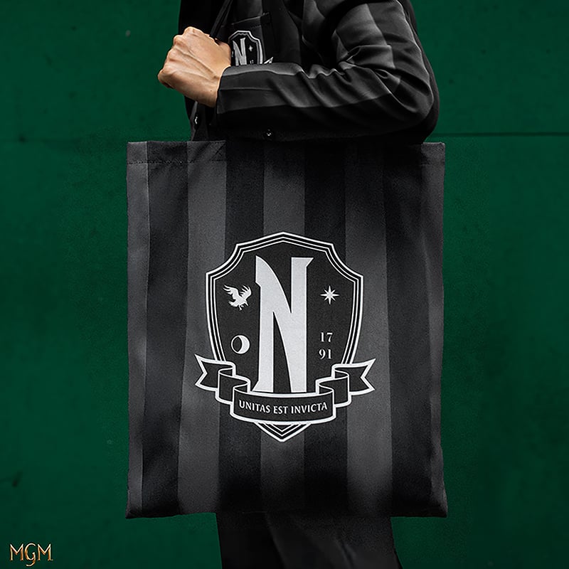 Wednesday - Tote Bag Nevermore Academy - flash vidéo