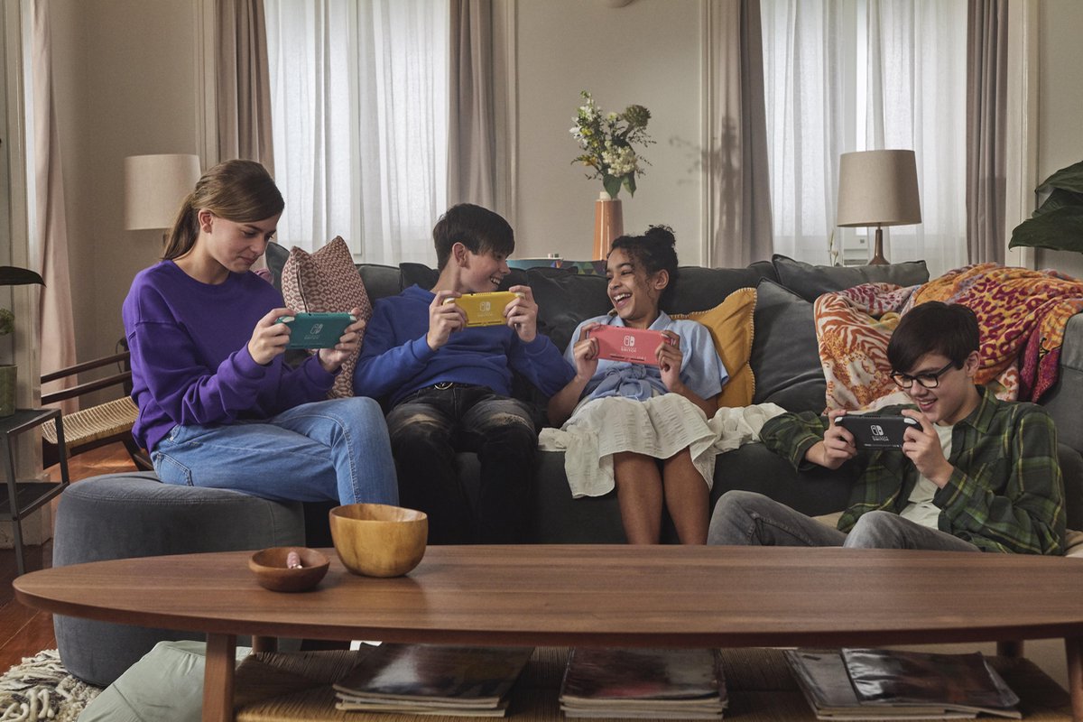 Nintendo Switch Lite Coral - flash vidéo