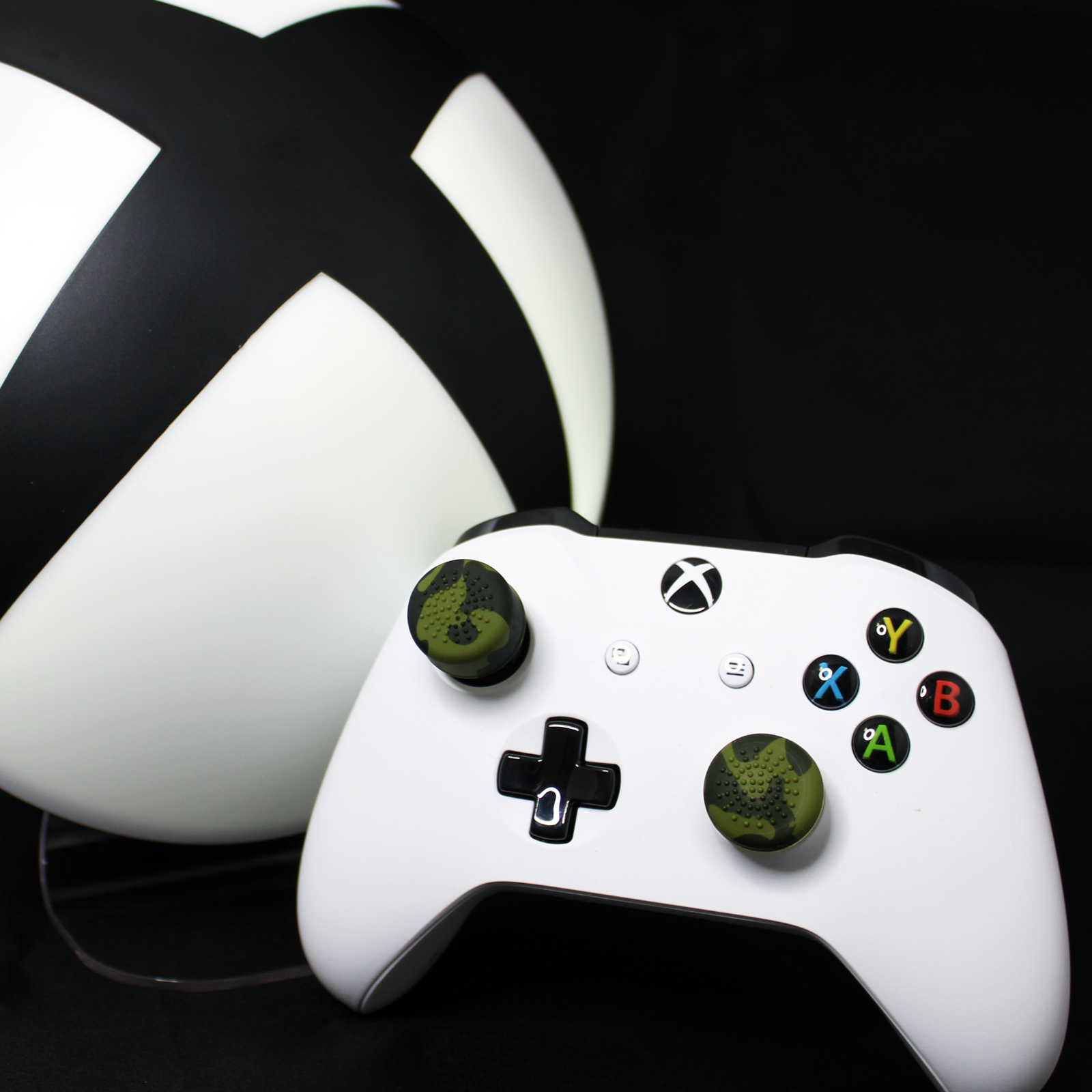 Gioteck - GTX Pro Warfare Grips pour Xbox One - flash vidéo