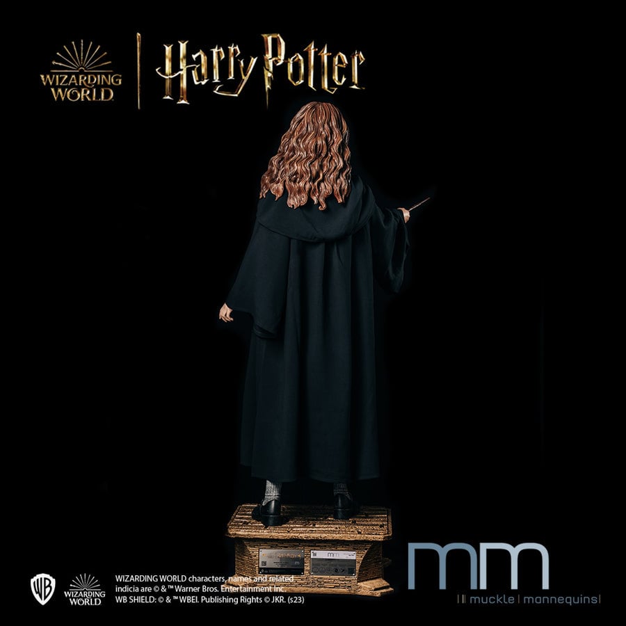 Harry Potter et la Chambre des secrets - Statue taille réelle Hermione Granger (Cape et Base incluse) - flash vidéo
