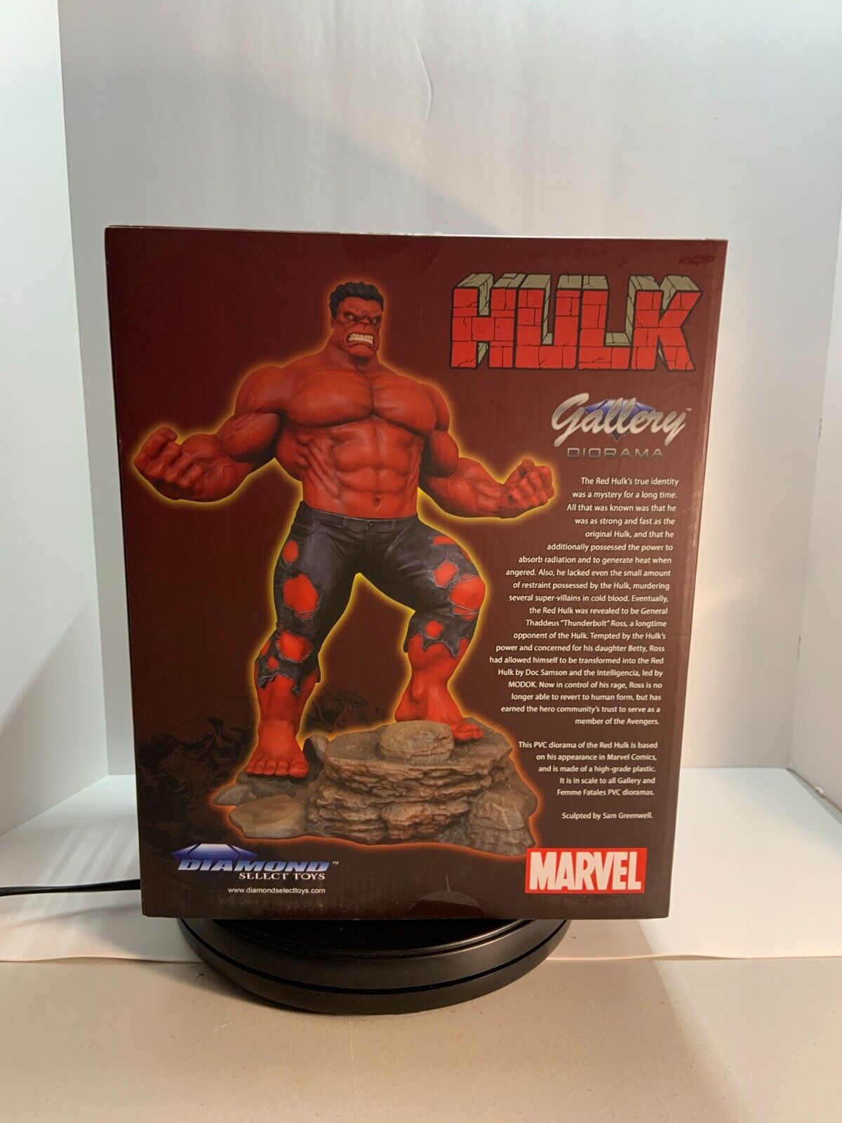 Diamond Select Toys - Marvel Gallery - Red Hulk Statue 25cm - flash vidéo