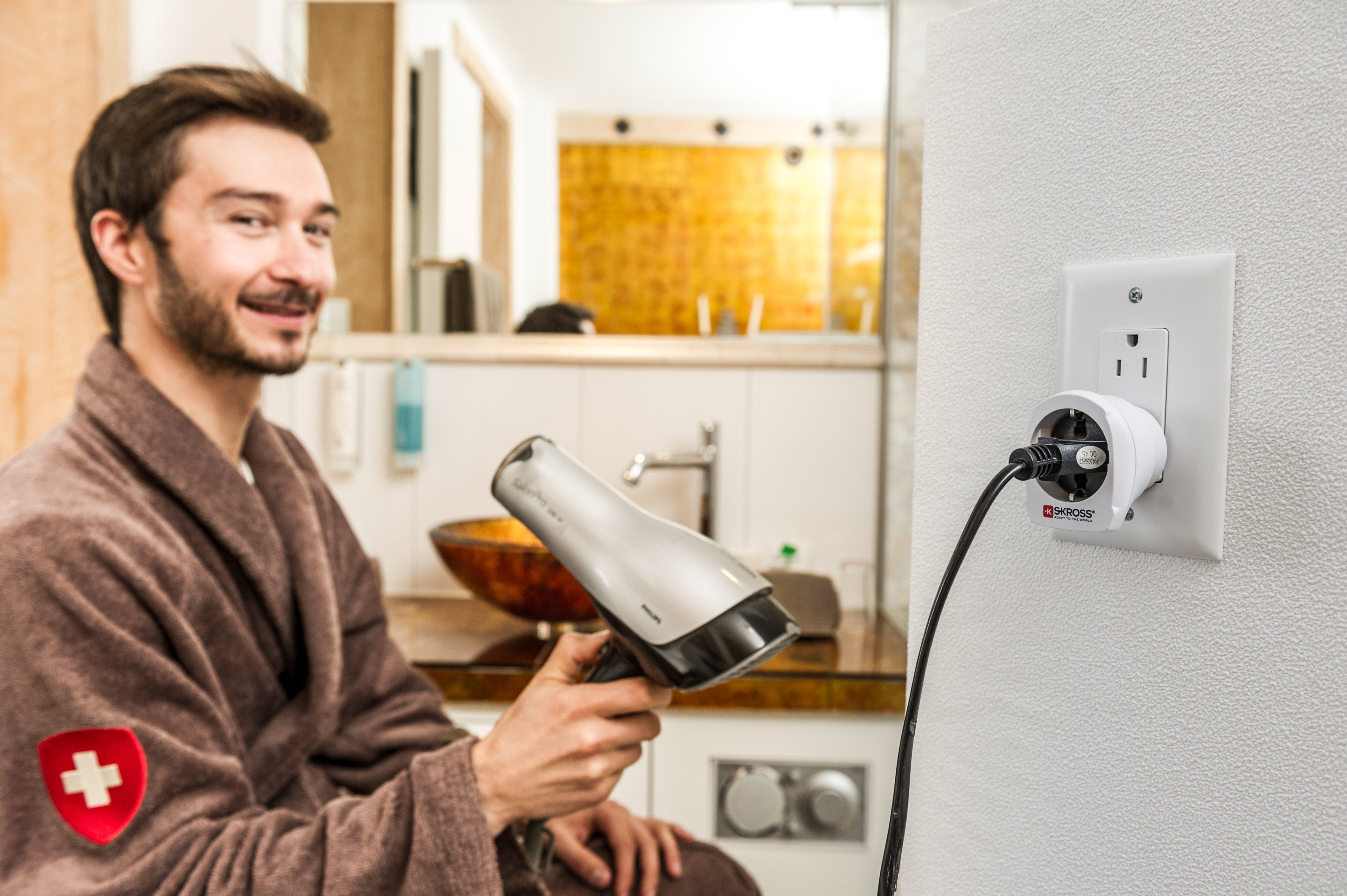 Skross Country Travel Adapter Europe to USA 2019 - flash vidéo