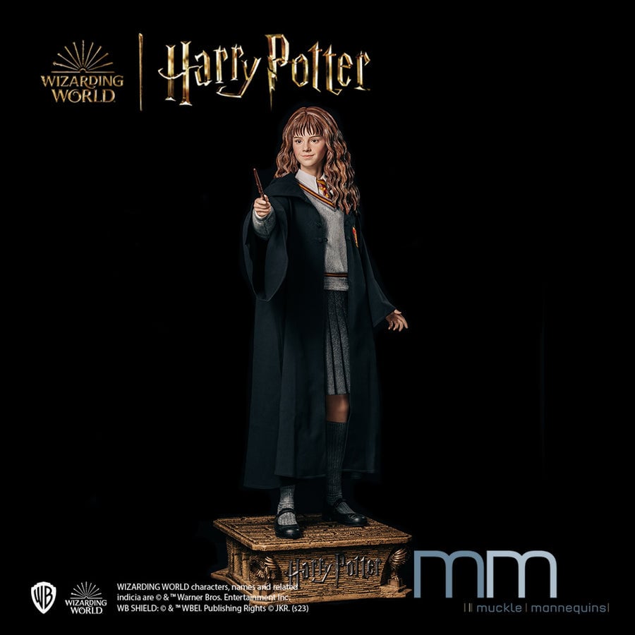 Harry Potter et la Chambre des secrets - Statue taille réelle Hermione Granger (Cape et Base incluse) - flash vidéo