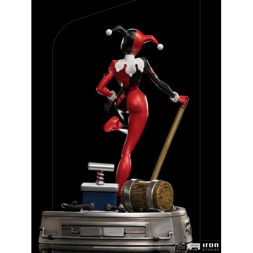 Iron Studios - Arts Scale 1/10 - DC Comics - Batman: The Animated Series - Harley Quinn Statue 20cm - flash vidéo