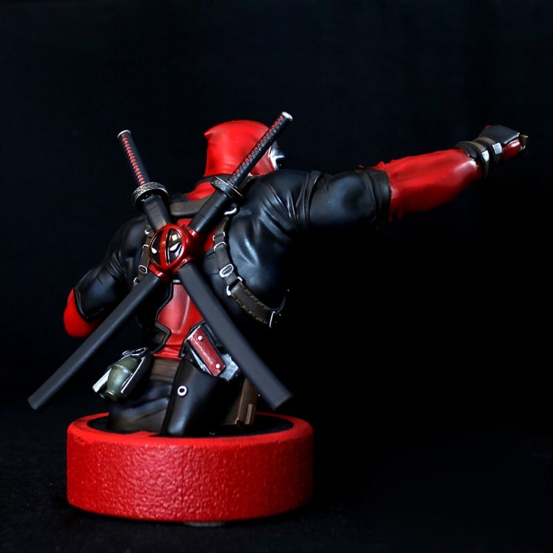 Marvel - Buste de Deadpool - 16cm - flash vidéo