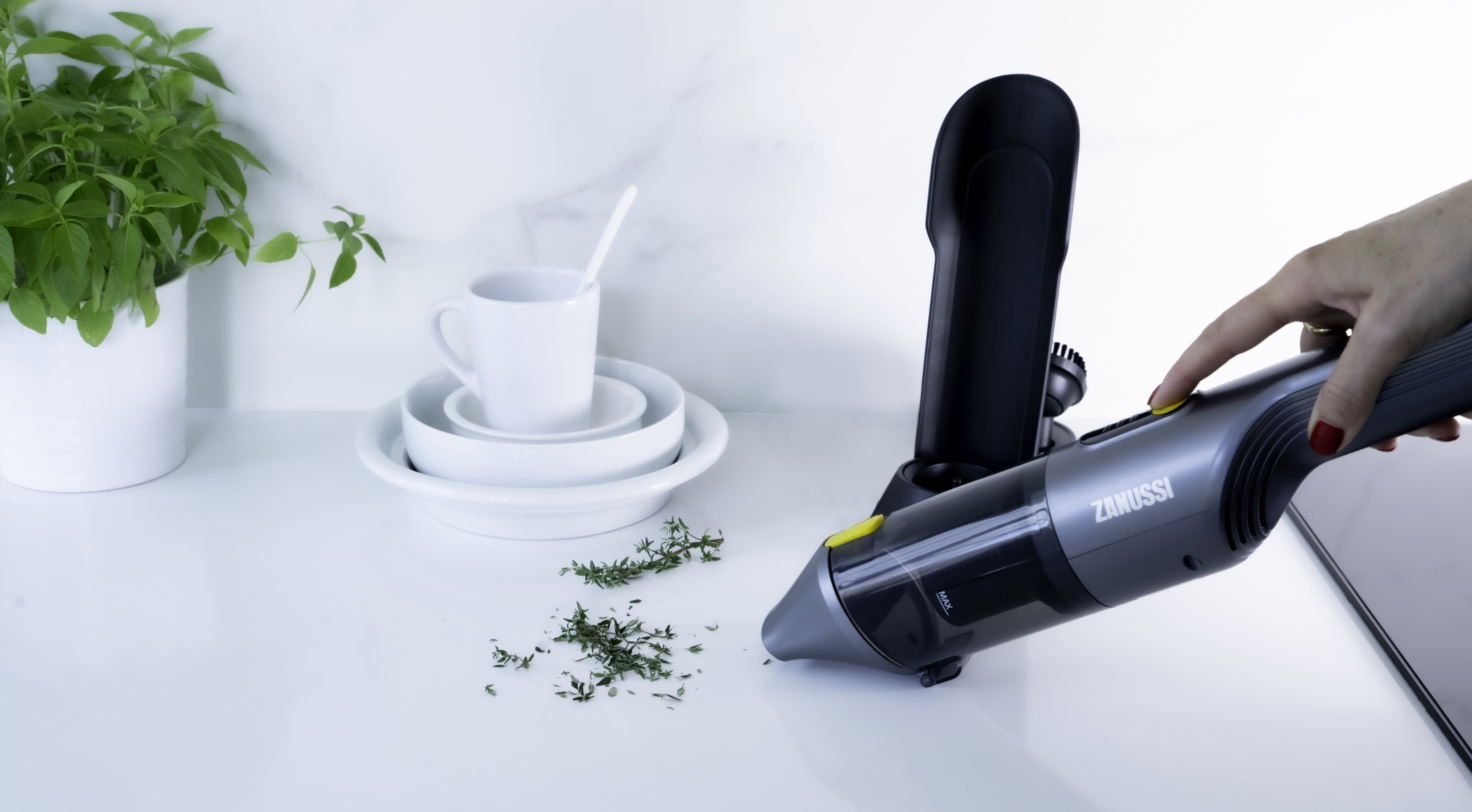 Zanussi - Aspirette sans fil à moteur numérique VCH86 - AMA ONLY - flash vidéo