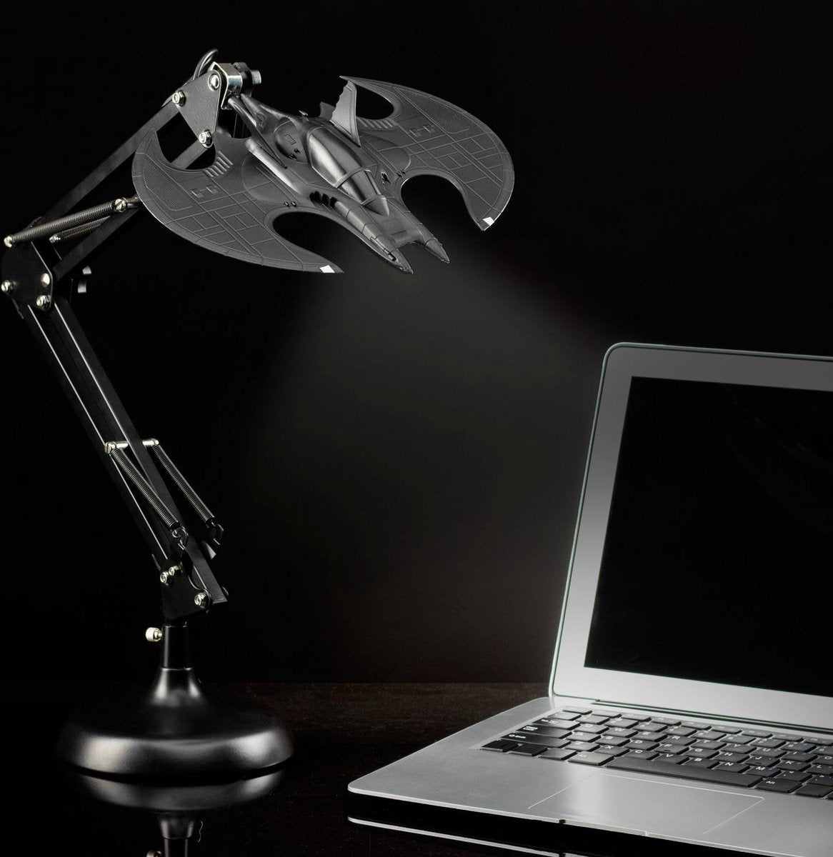 DC Comics - Batman Lampe de Bureau Batwing - flash vidéo