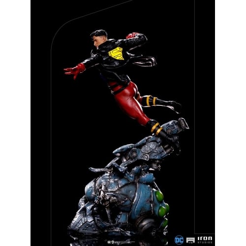 Iron Studios - Arts Scale 1/10 - DC Comics - Superboy Statue 28cm - flash vidéo