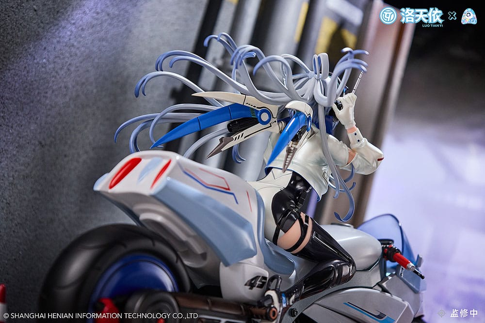 Vsinger statuette PVC 1/7 Vsinger Luo Tianyi Retro-Future Storm Driver Ver. 23 cm