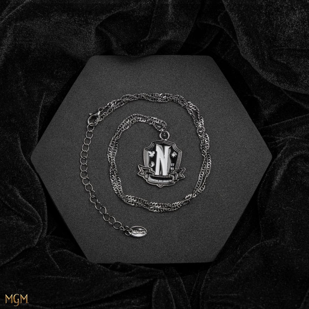 Wednesday pendentif et collier Nevermore Academy Black