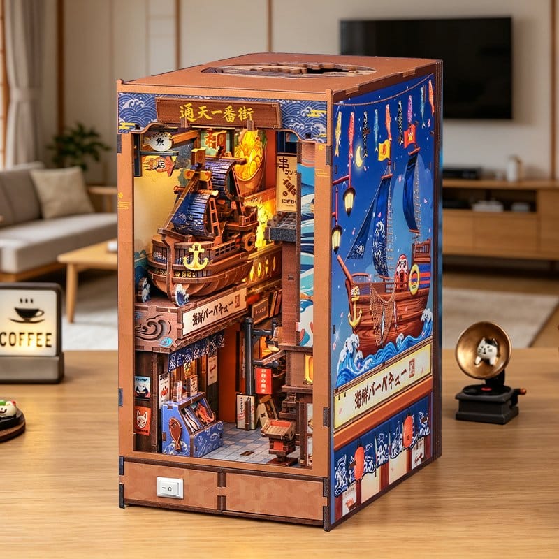 Maquette Book Nook Tsutenkaku Ichiban Street 23 x 12 cm