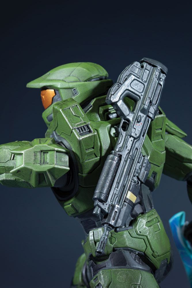 Halo Infinite statuette PVC Master Chief & Grappleshot 26 cm