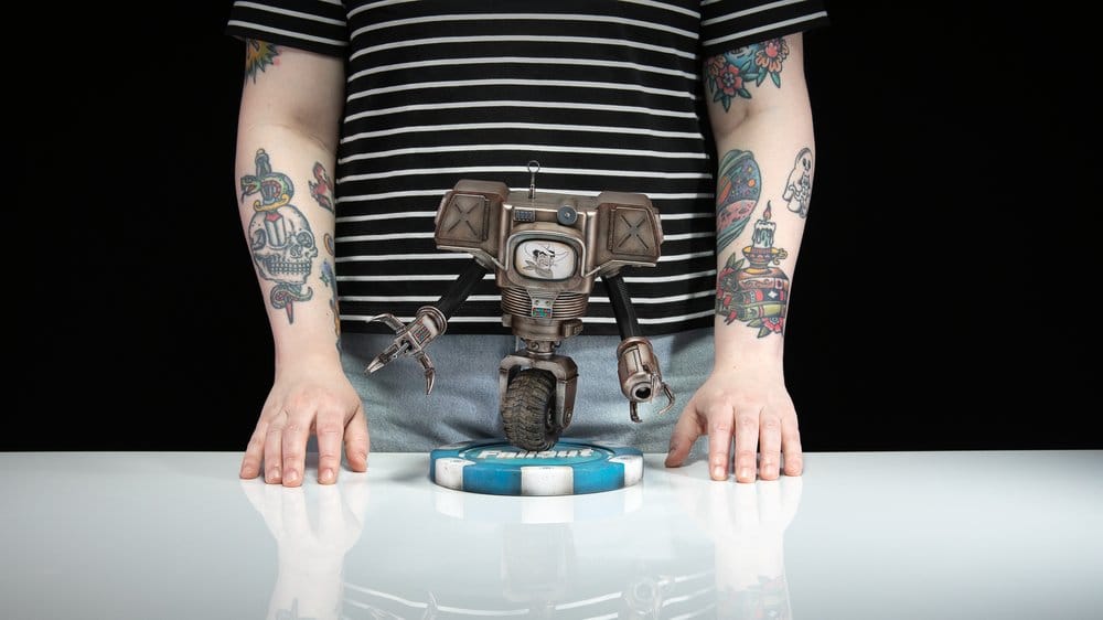 Fallout figurine PVC (Amazon) Victor the Securitron 25 cm