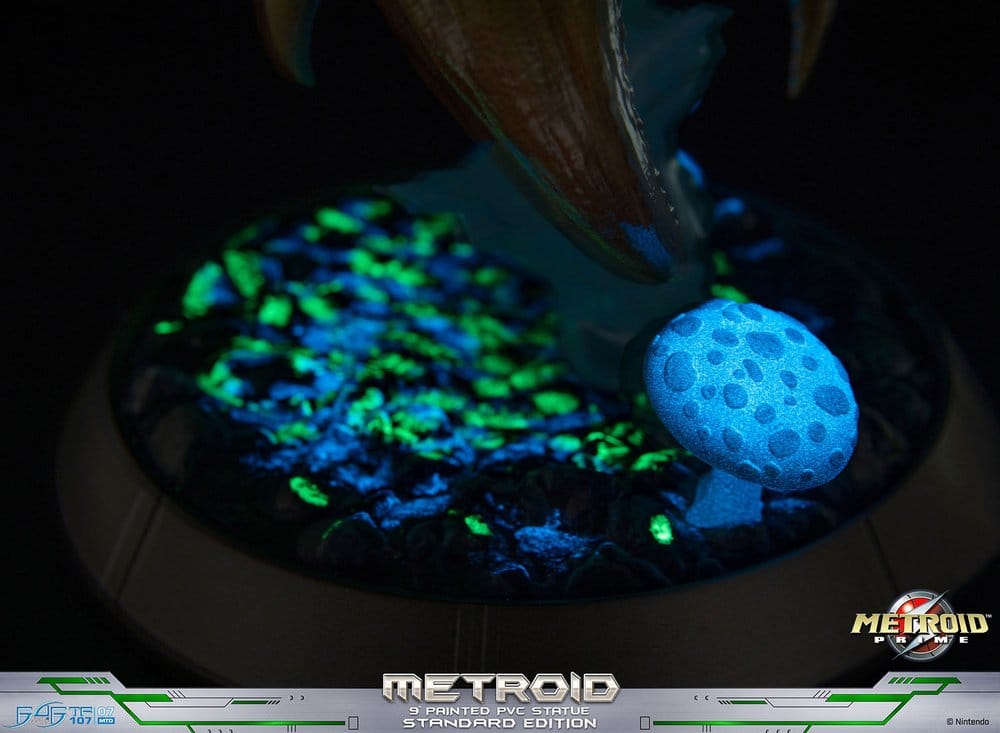 Metroid Prime figurine PVC Metroid (Standard) (Glow in the Dark) 21 cm