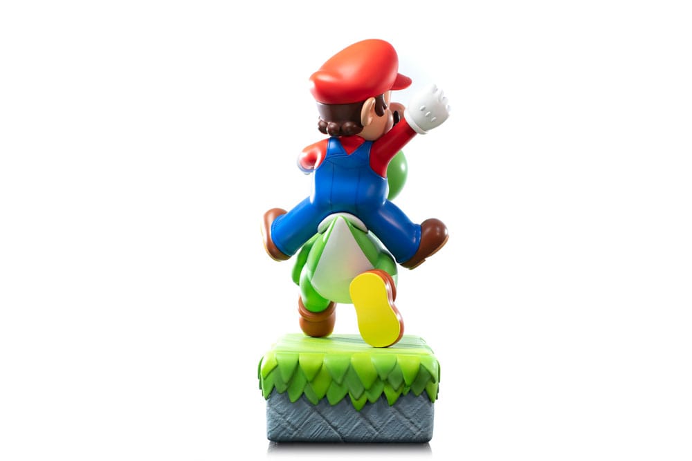 Super Mario statuette Mario & Yoshi 48 cm