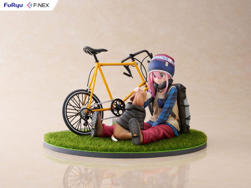 Laid Back Camp F:NEX statuette PVC 1/7 Nadeshiko Kagamihara 13 cm