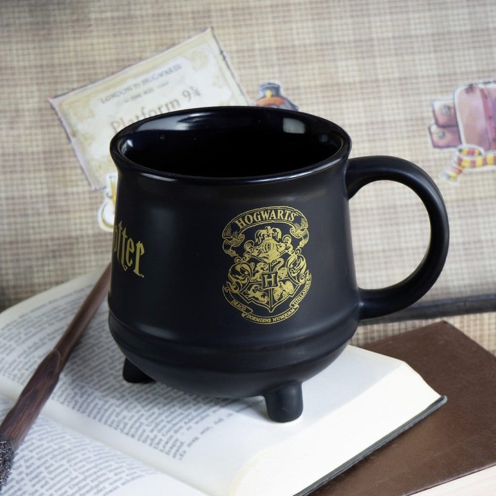 Harry Potter mug Hogwarts Crest Cauldron Design 560ml