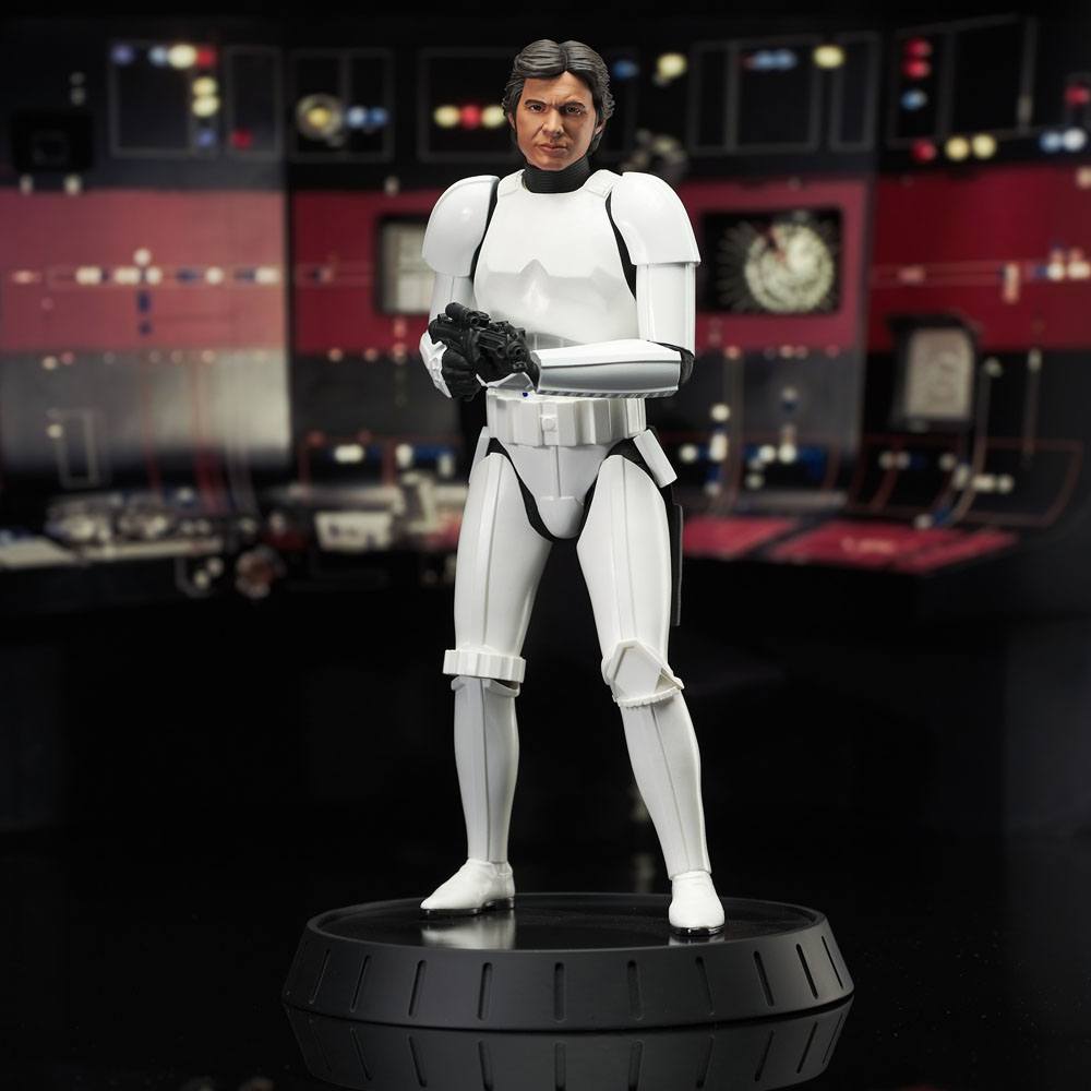 Star Wars Episode IV statuette Milestones 1/6 Han Solo (Stormtrooper Disguise) 40th Anniversary Exclusive 30 cm