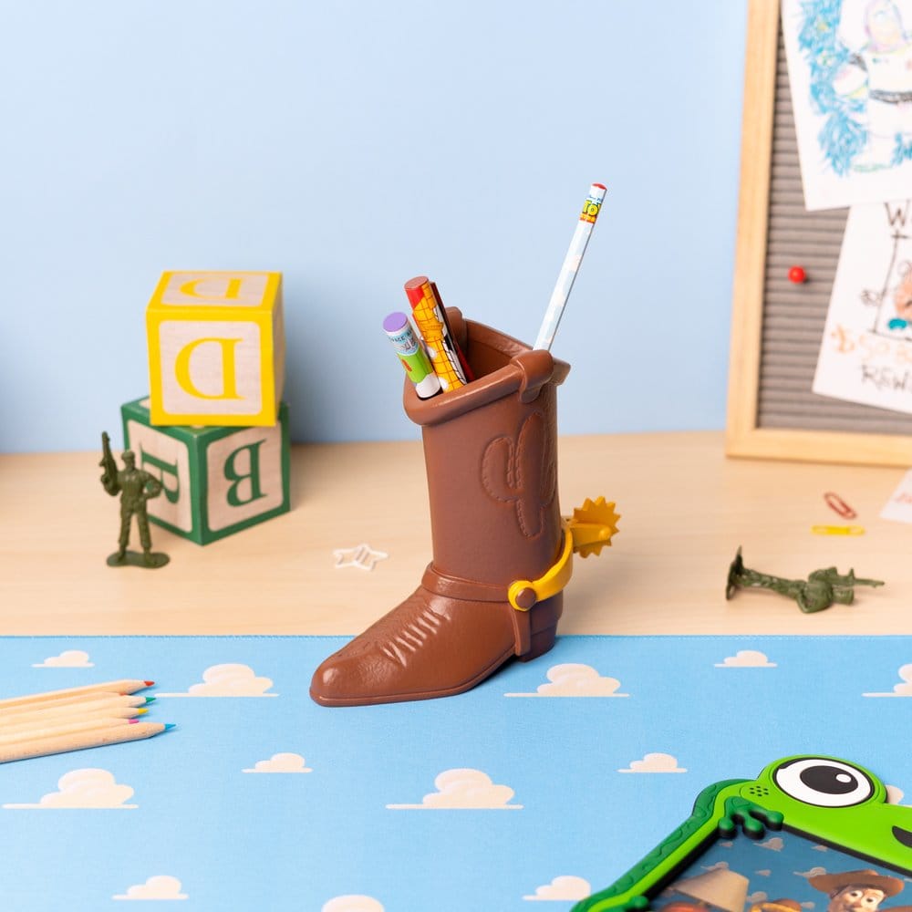 Disney Pixar Toy Story pot à crayons avec set de papeterie Botte de Woody 16 cm