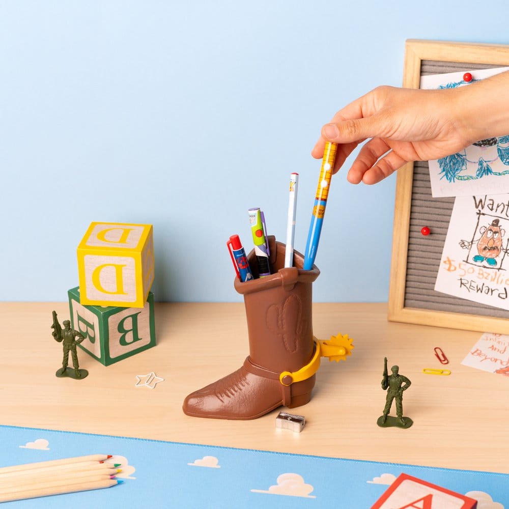 Disney Pixar Toy Story pot à crayons avec set de papeterie Botte de Woody 16 cm
