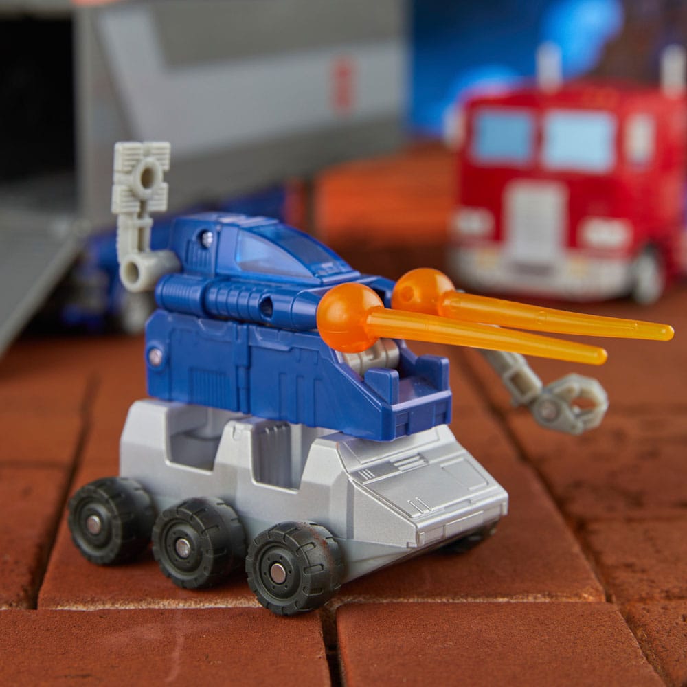 The Transformers: The Movie Generations Studio Series Commander Class figurine Optimus Prime 18 cm