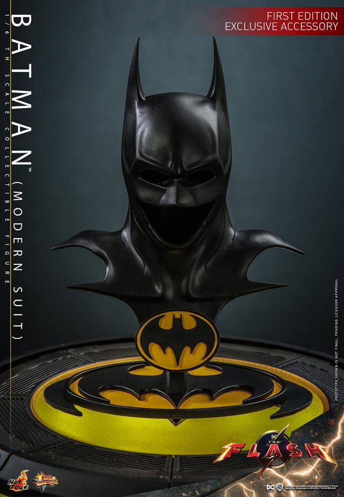 The Flash figurine Movie Masterpiece 1/6 Batman (Modern Suit) 30 cm
