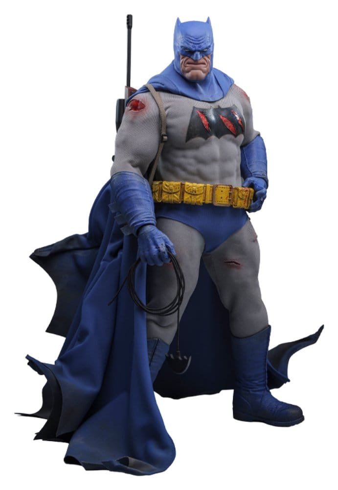 Batman: The Dark Knight Returns figurine Comic Masterpiece 1/6 Batman (Battle Damaged Version) 32 cm