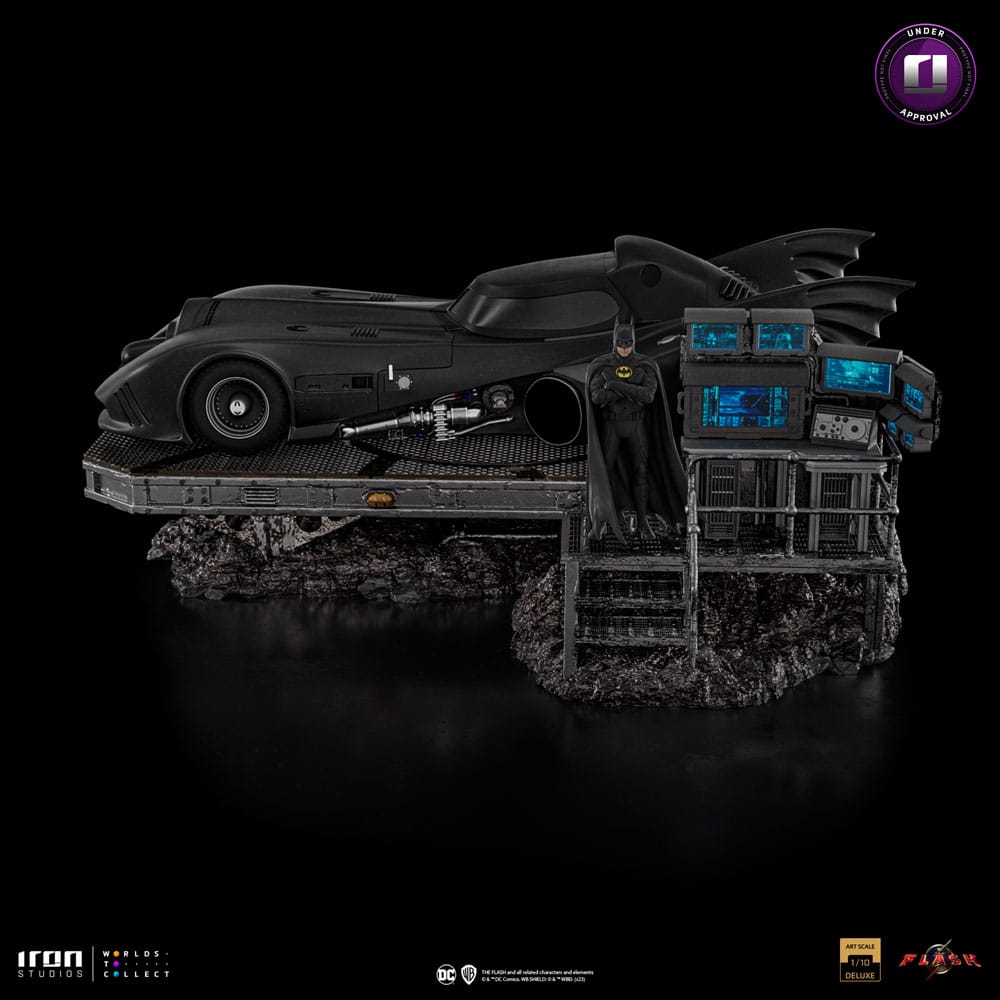 DC Comics statuette Art Scale Deluxe 1/10 The Flash Movie Batmobile 31 cm