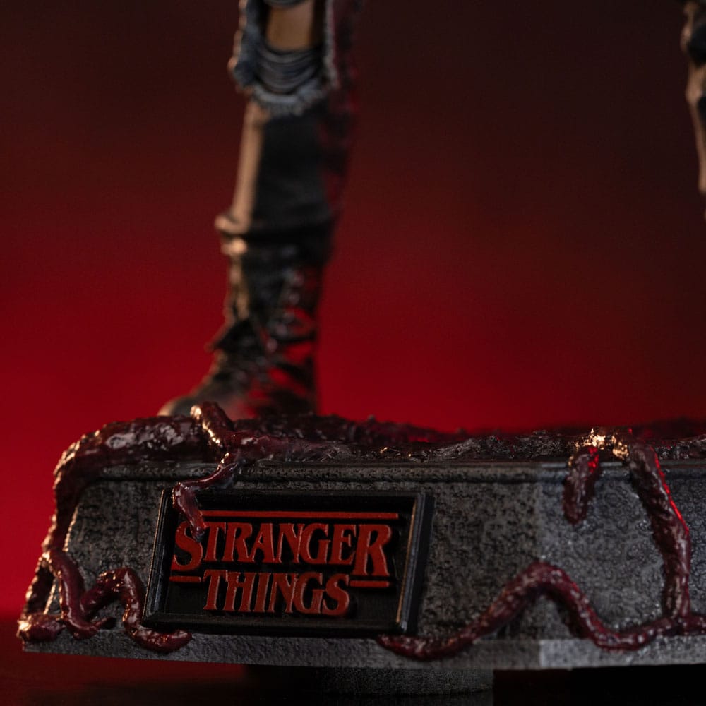 Stranger Things statuette 1/10 Deluxe Art Scale Eddie Munson 20 cm