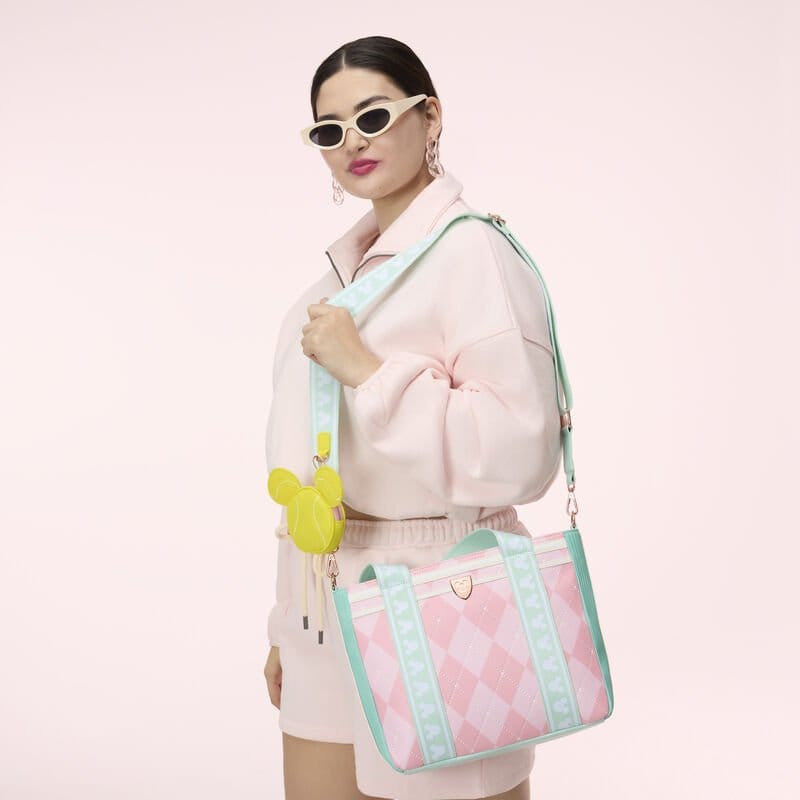 Disney by Loungefly Sac shopping avec porte-monnaie Mickey&Friends Tennis