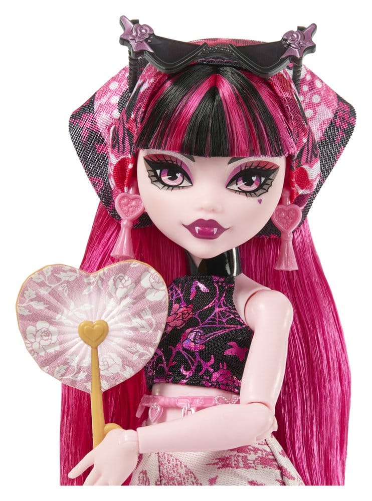 Monster High Skulltimate Secrets poupée Destination: Gore-geous Oasis - Draculaura