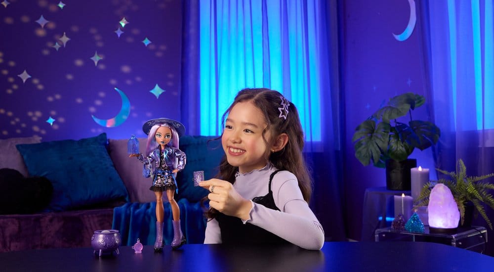 Monster High Moonspell Magic poupée Layla Stone