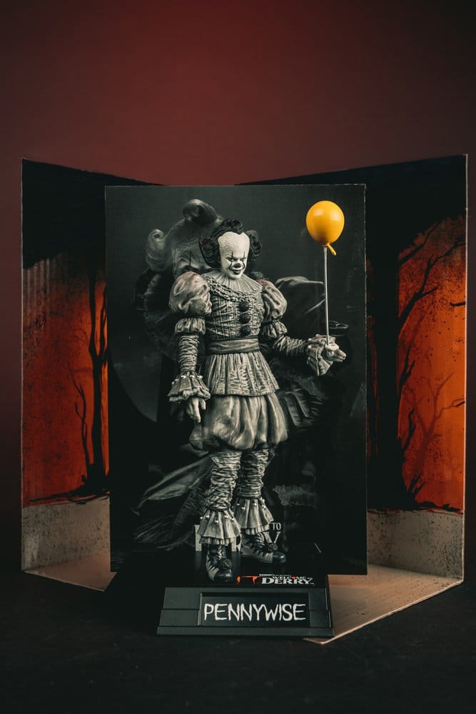 Ça Welcome to Derry Movie Maniacs figurine Pennywise (Black & White) 16 cm