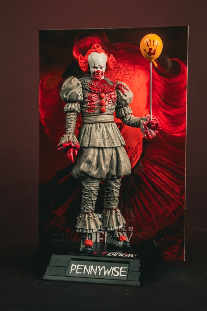 Ça Welcome to Derry Movie Maniacs figurine Pennywise (Bloody) 16 cm