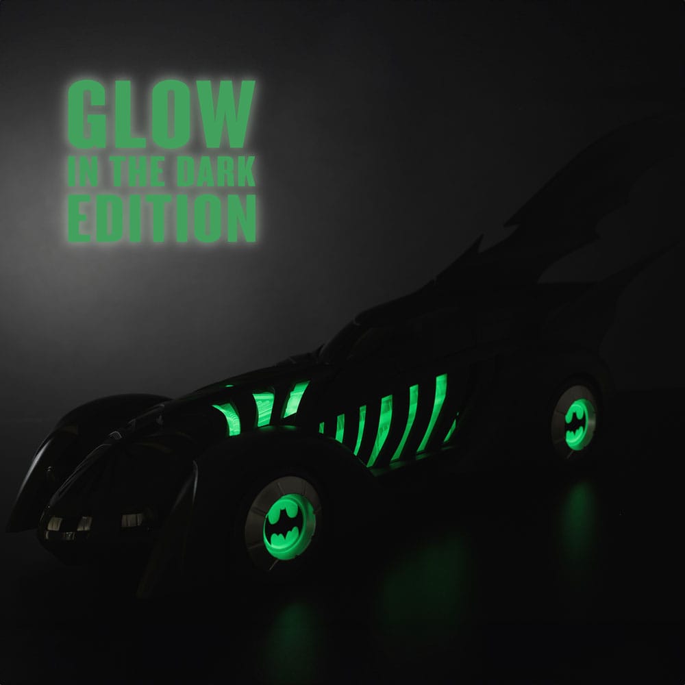 Batman Forever DC Multiverse véhicule Batmobile Glow in the Dark Edition (Gold Label) 79 cm