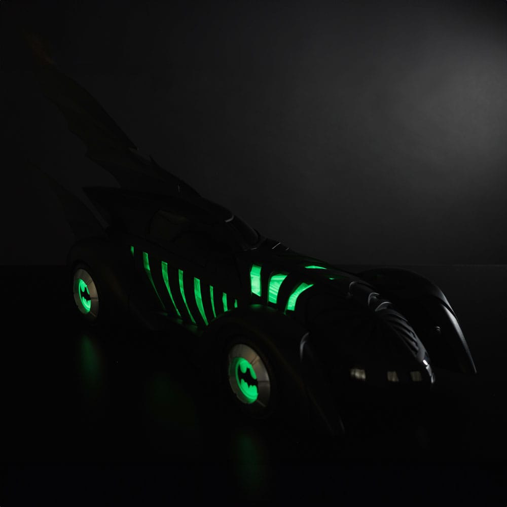 Batman Forever DC Multiverse véhicule Batmobile Glow in the Dark Edition (Gold Label) 79 cm