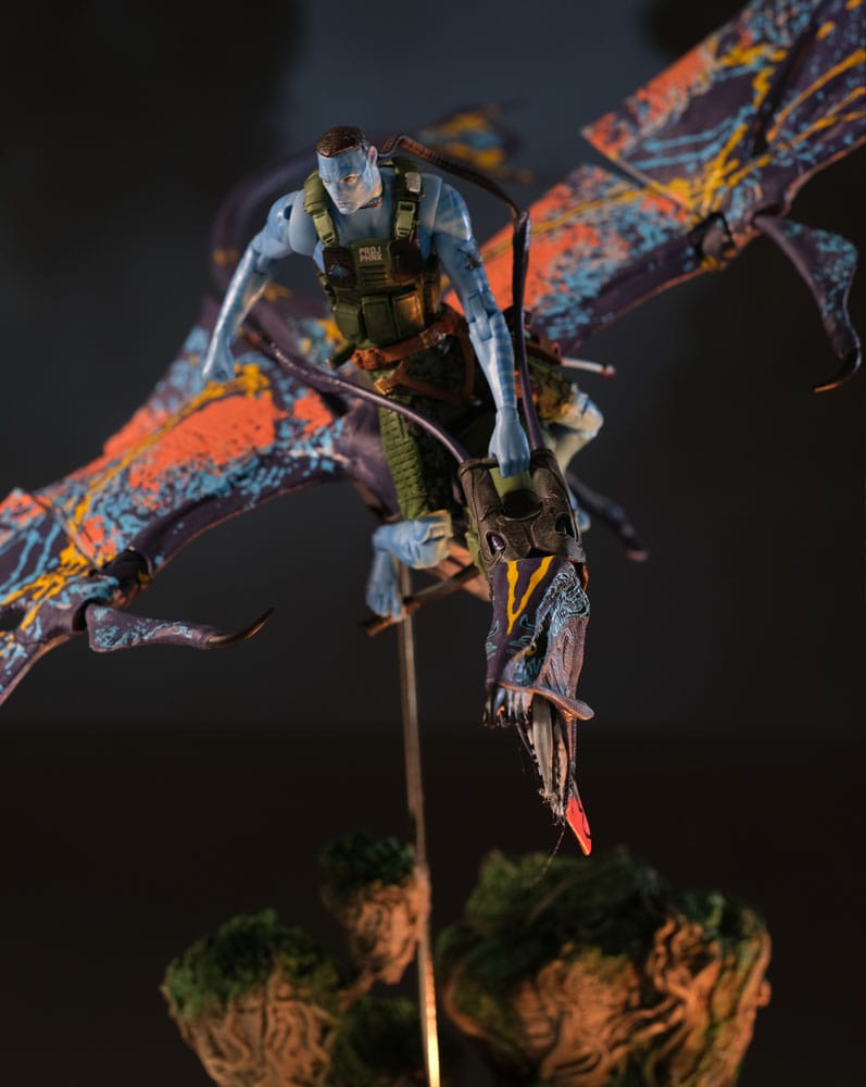 Avatar : La Voie de l'eau figurine Recom Quaritch & RDA Banshee (Gold Label)