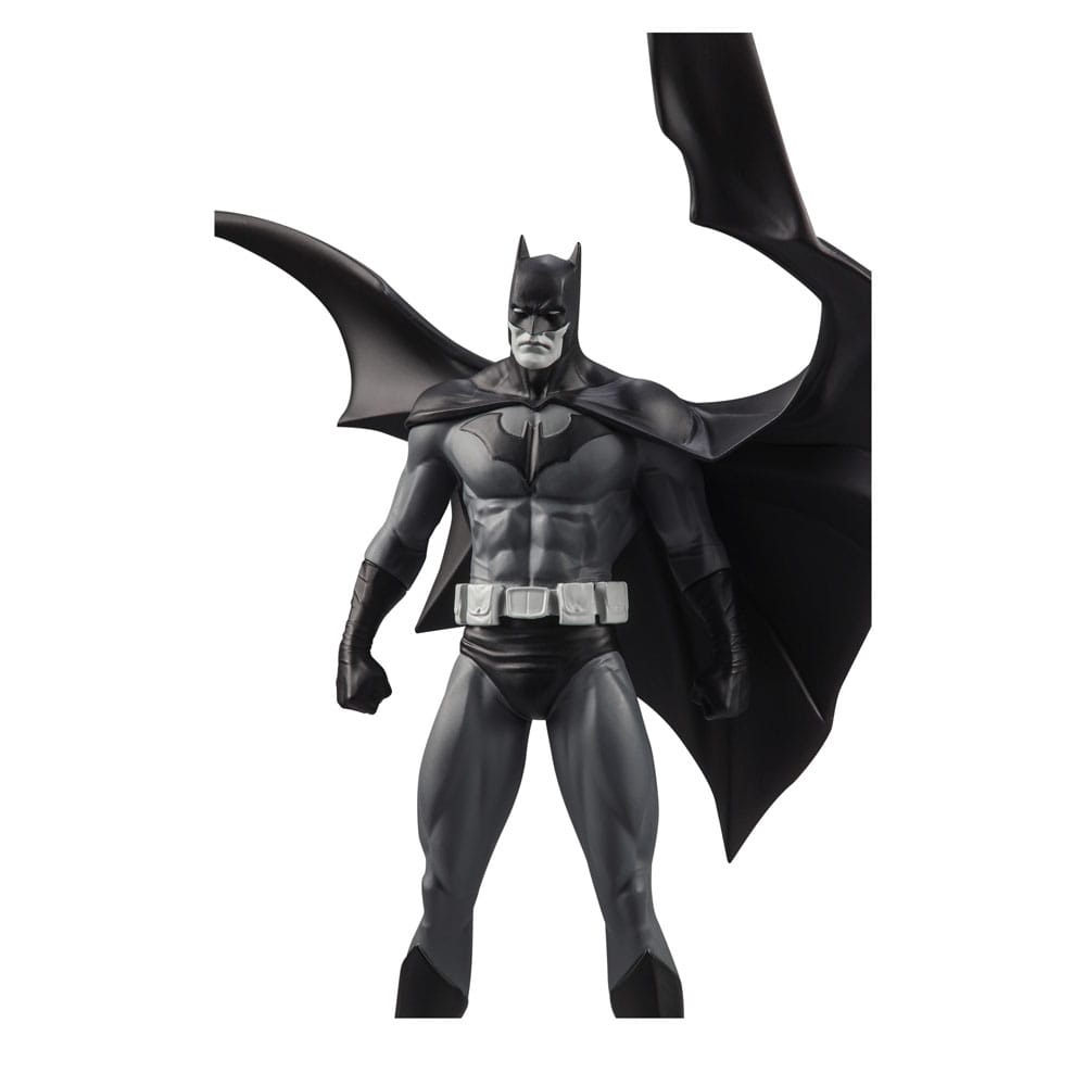 DC Direct statuette  Batman Black & White Batman (by Jorge Jimenez) 27 cm